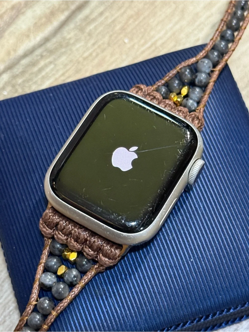 Apple Watch Series 8 41mm GPS + Cellular Starlight Aluminum Apple Watch